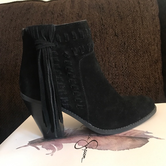 Black ankle boots. Jessica Simpson - Picture 1 of 4